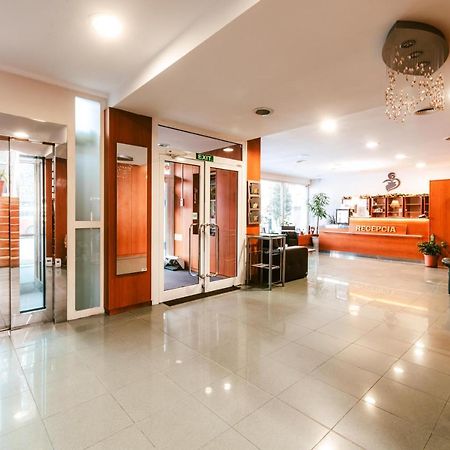 Hotel Adria Újtölgyes Kültér fotó