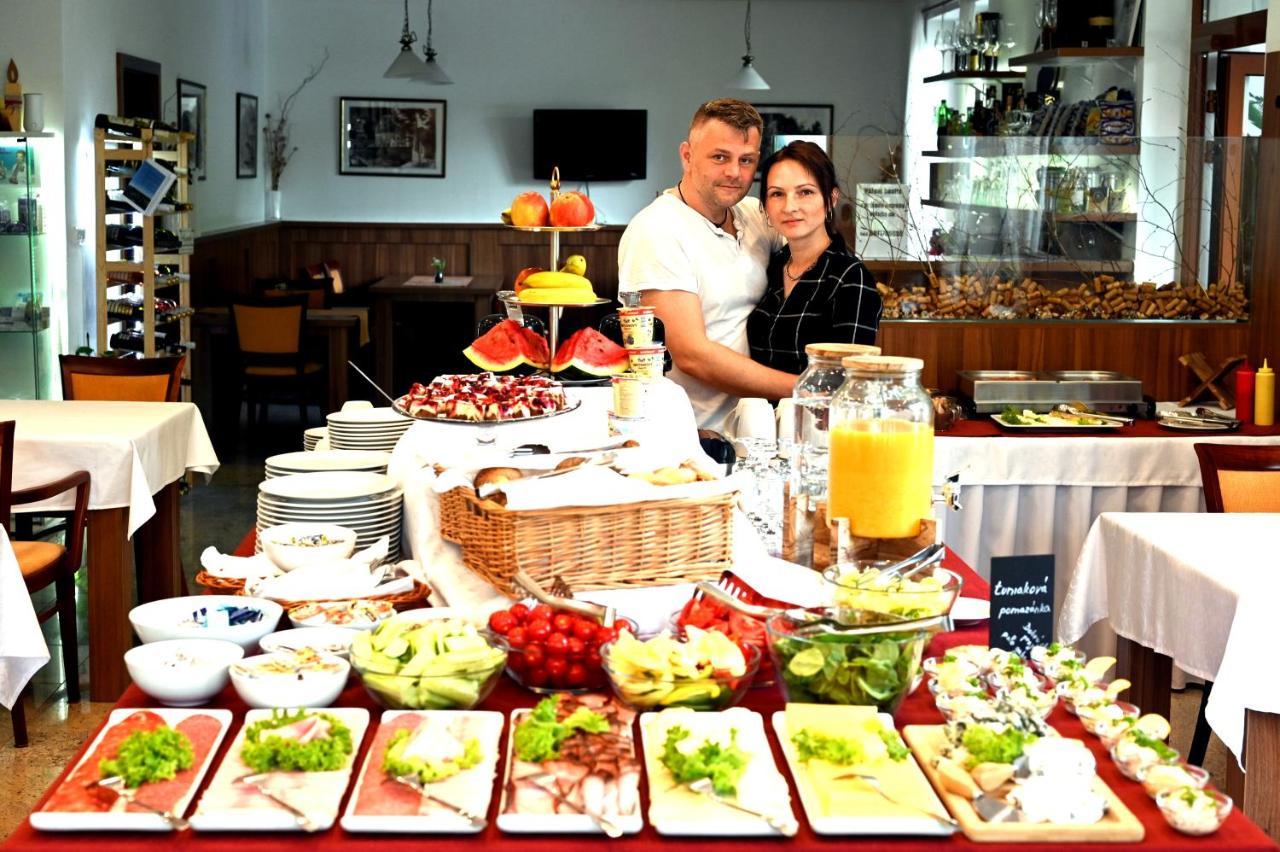 Hotel Adria Újtölgyes Kültér fotó