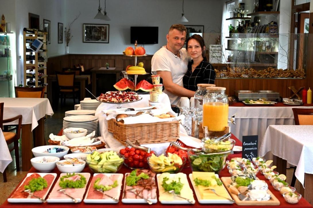 Hotel Adria Újtölgyes Kültér fotó