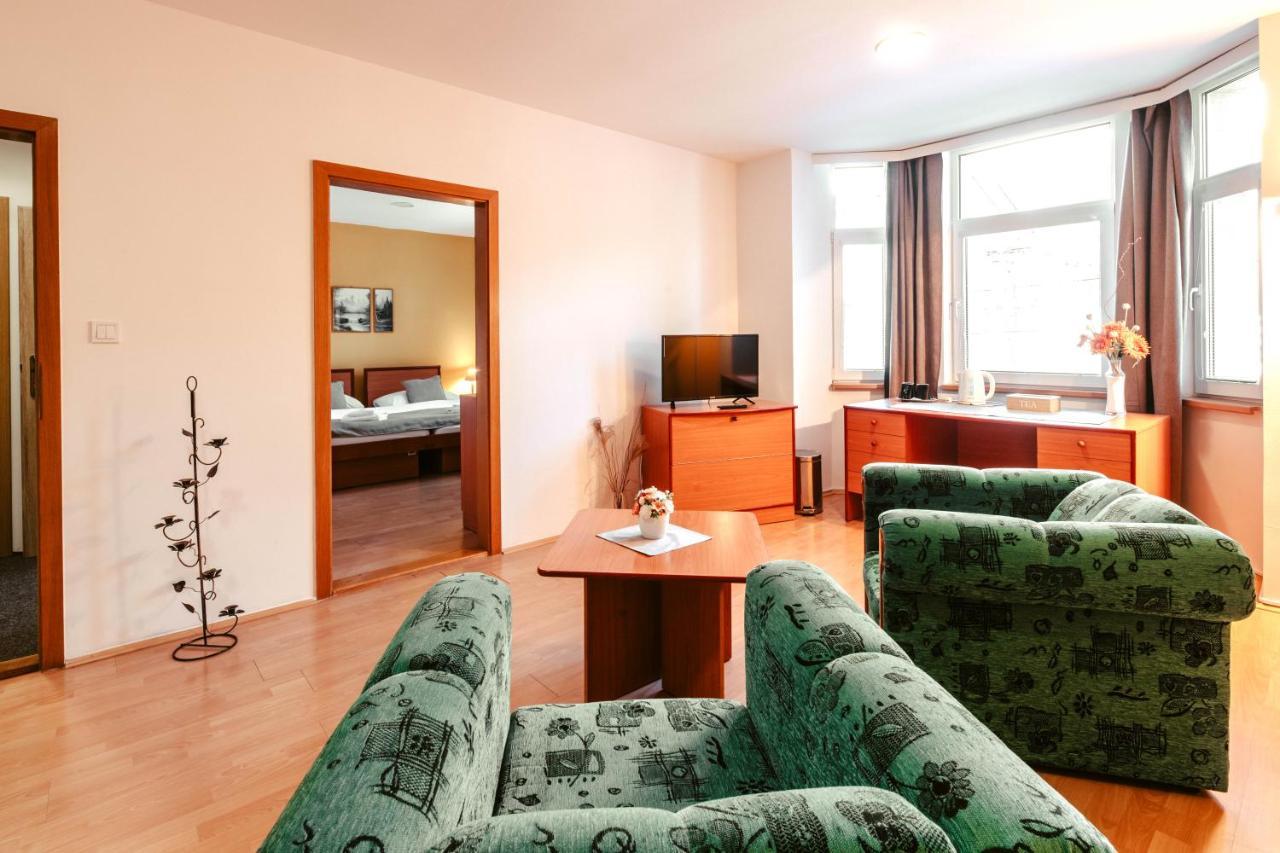 Hotel Adria Újtölgyes Kültér fotó