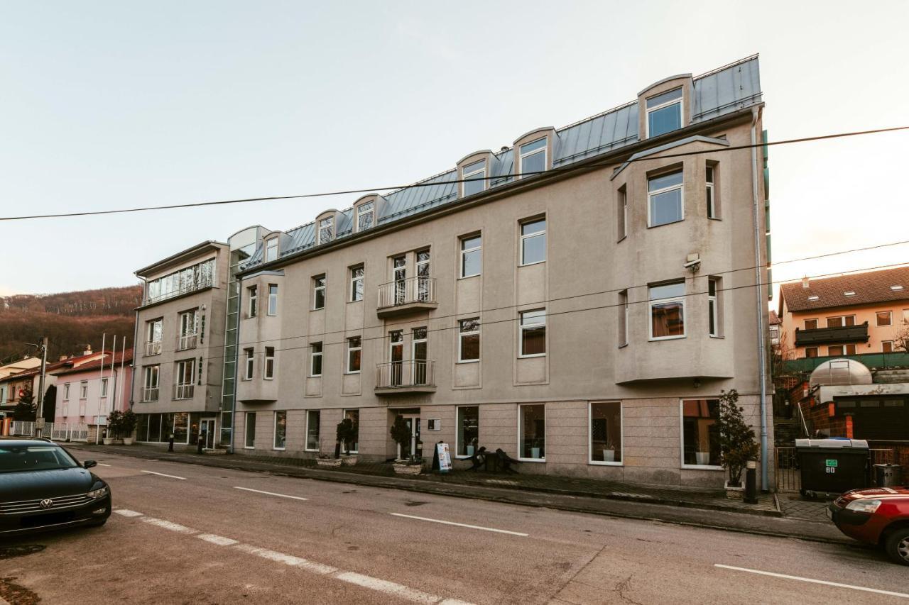 Hotel Adria Újtölgyes Kültér fotó