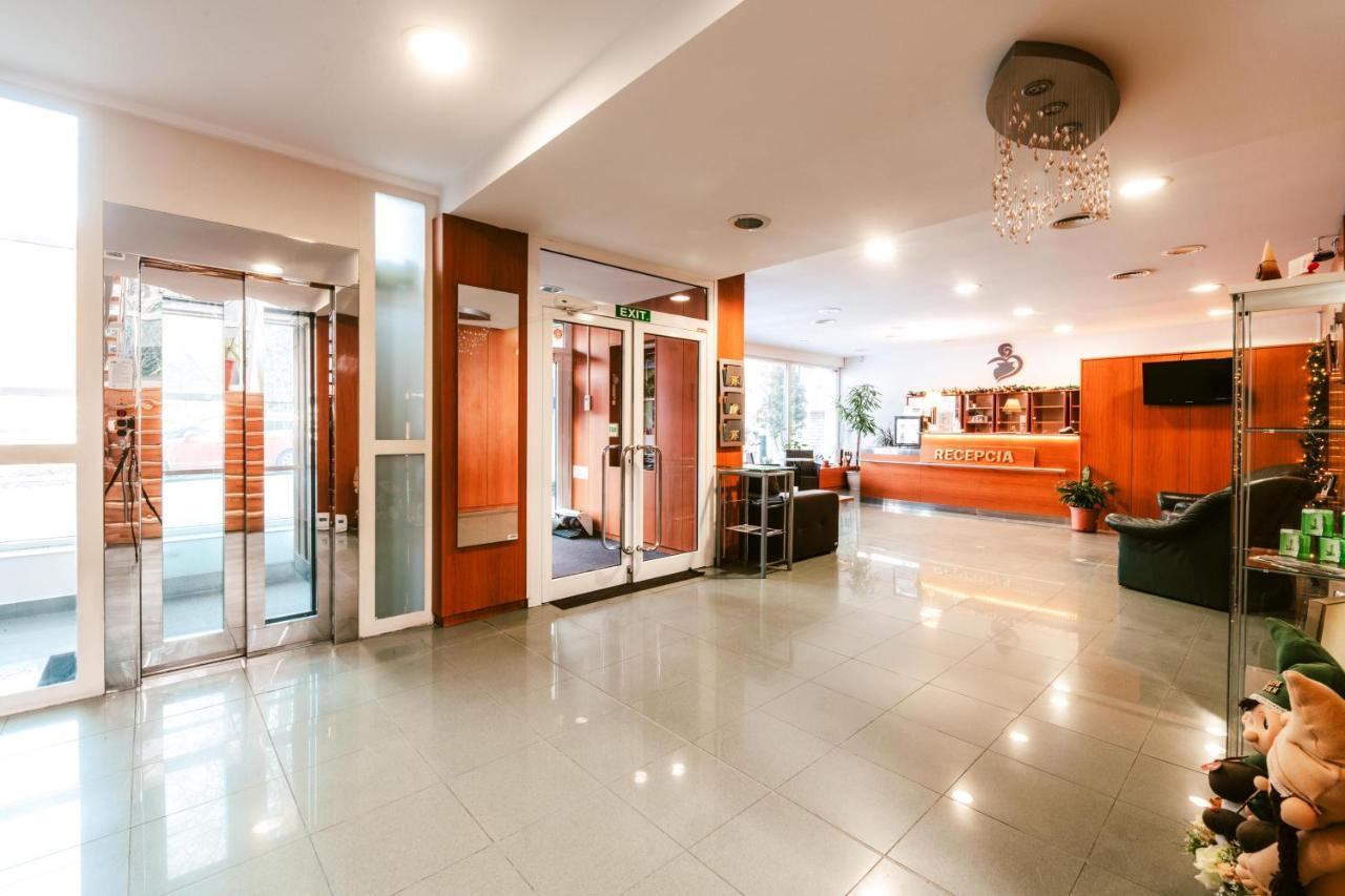 Hotel Adria Újtölgyes Kültér fotó