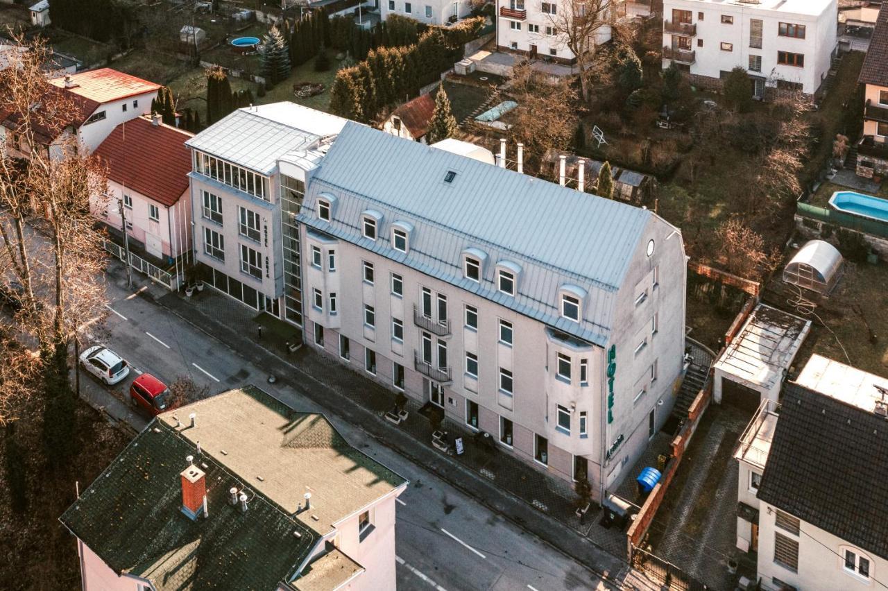 Hotel Adria Újtölgyes Kültér fotó