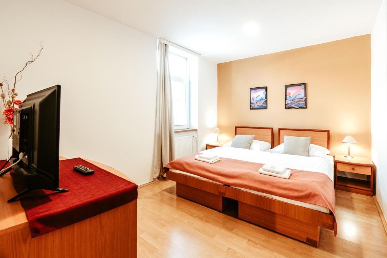 Hotel Adria Újtölgyes Kültér fotó