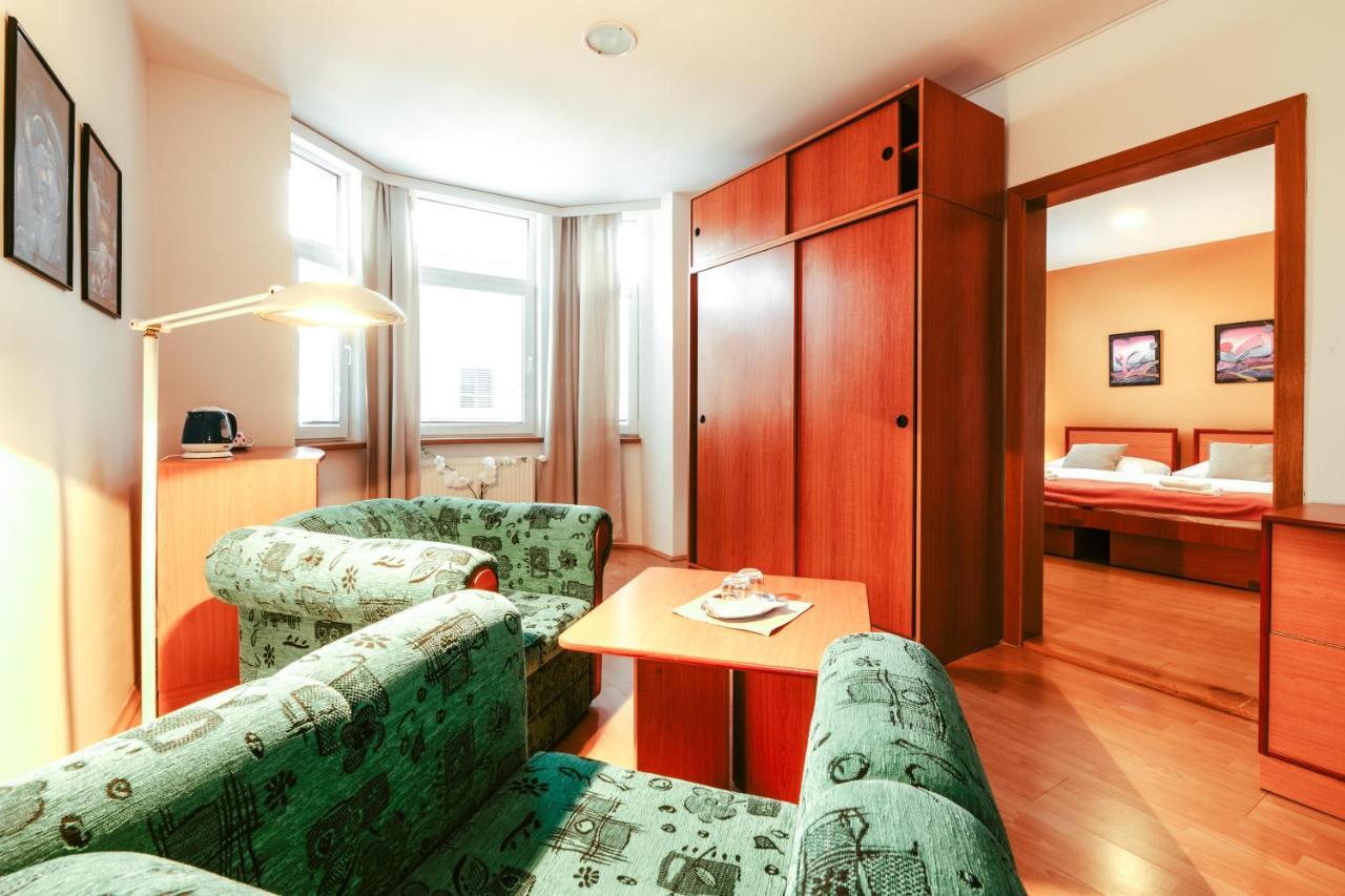 Hotel Adria Újtölgyes Kültér fotó
