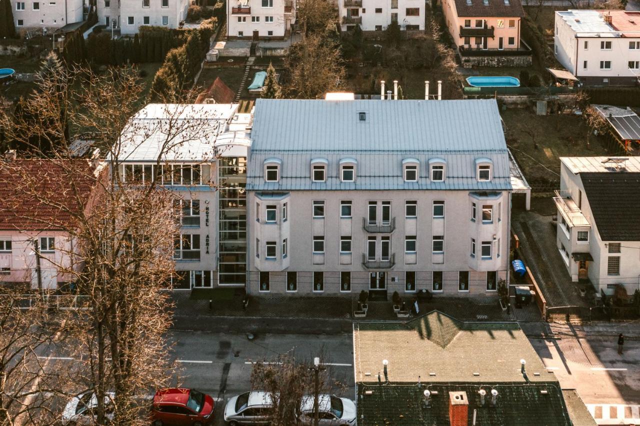 Hotel Adria Újtölgyes Kültér fotó